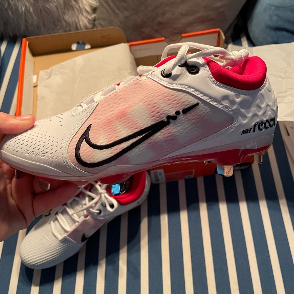 Nike Hyperdiamond elite cleats red women’s 8